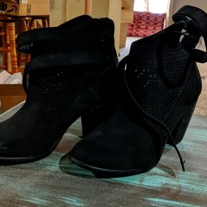 Not Rated Women's Sz 7 Booties
